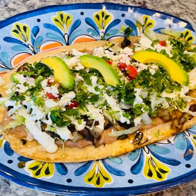 Carne Enchilada Huarache.