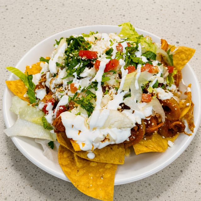 Tinga Nachos Lunch Special.